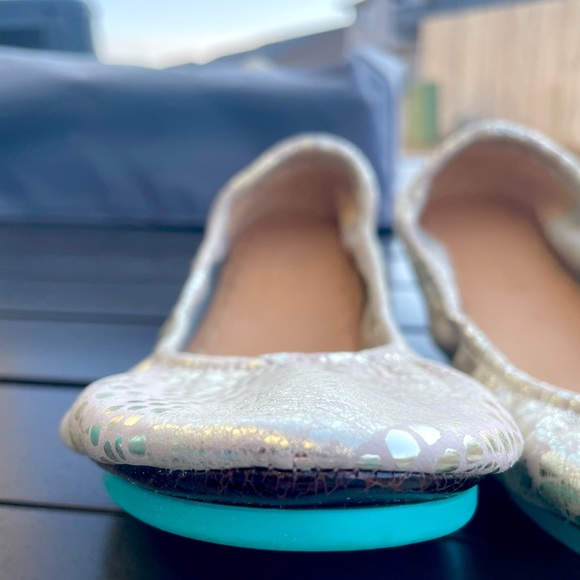 🥿BNIB Romantic Blush Tieks ~ size 9🥿 - Picture 5 of 9